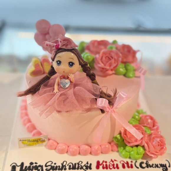 Bánh kem mẫu cô gái 2025 