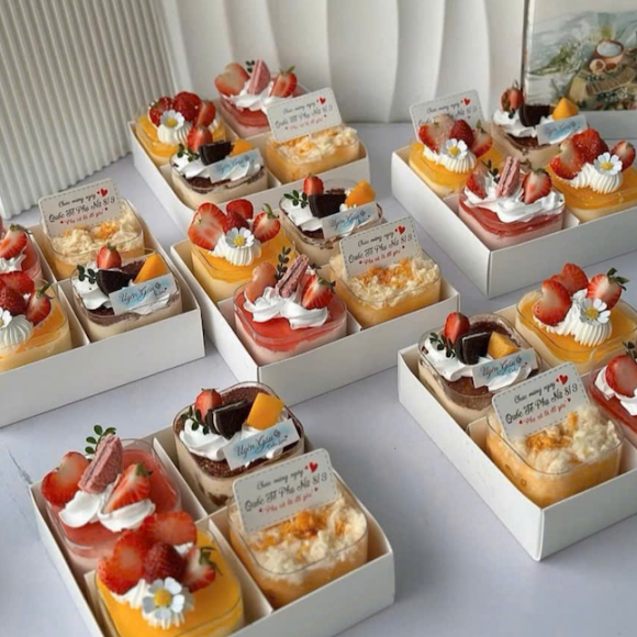 Sét Bánh Kem 4 Vị– Món Quà Ngọt Ngào Dành Riêng Cho Phái Đẹp