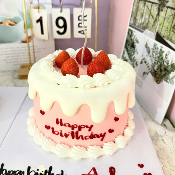 Bánh sinh nhật dâu tây