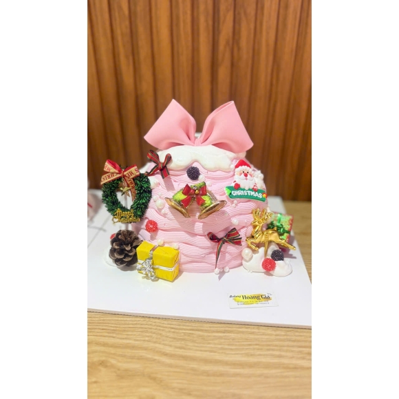 Bánh Giáng Sinh Hoàng Gia – Lựa Chọn Hoàn Hảo Cho Tiệc Noel