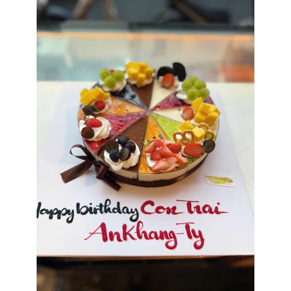 Hoàng Gia Bakery Hé Lộ Mẫu Bánh Hot Trend Mới Nhất 2025