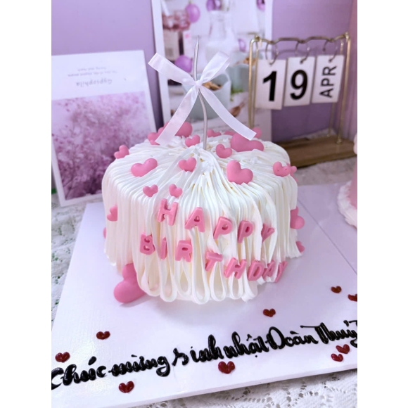 BÁNH KEM TRANG TRÍ ĐỐT CHÁY MẪU MỚI