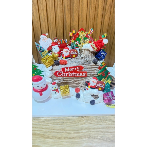 Bánh Khúc Cây Giáng Sinh Hoàng Gia – Đẹp Mắt, Dễ Ăn, Giá Tốt