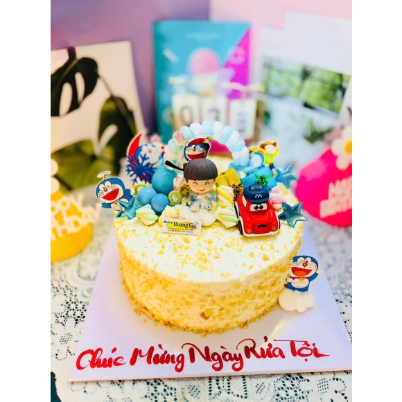 Bánh sinh nhật decor theo yêu cầu 2025